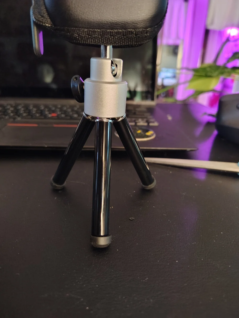 Compact Black Mini Tripod for Cameras & Smartphones